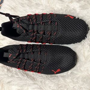 Men’s BRAND NEW PUMA SNEAKERS size 11